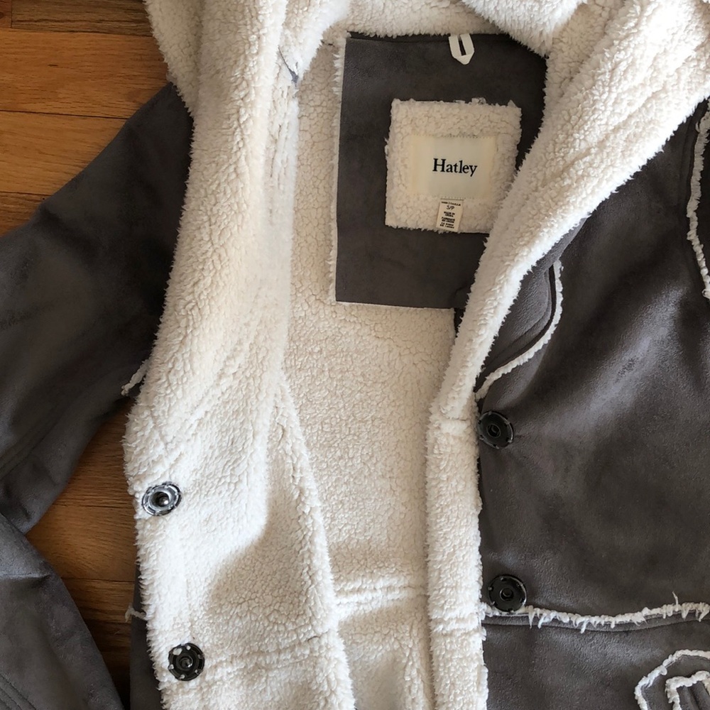 Beautiful Hatley Coat - Picture 6 of 8